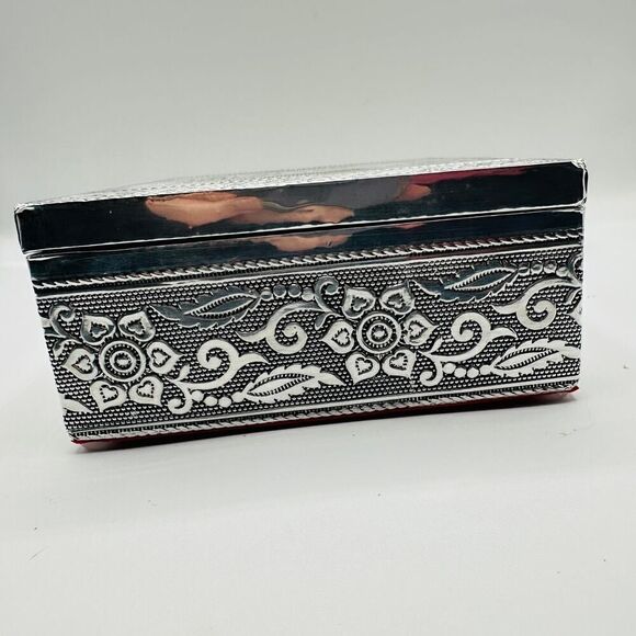 Buddha Embossed Aluminium Oxidized Jewellery Box - Picture 3 of 6